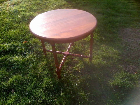 TABLE RONDE DIAMETRE 70 CMS 30 Adainville (78)