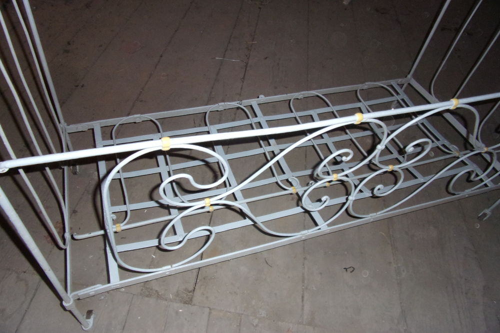 Lit en fer pour faire banquette Jardin