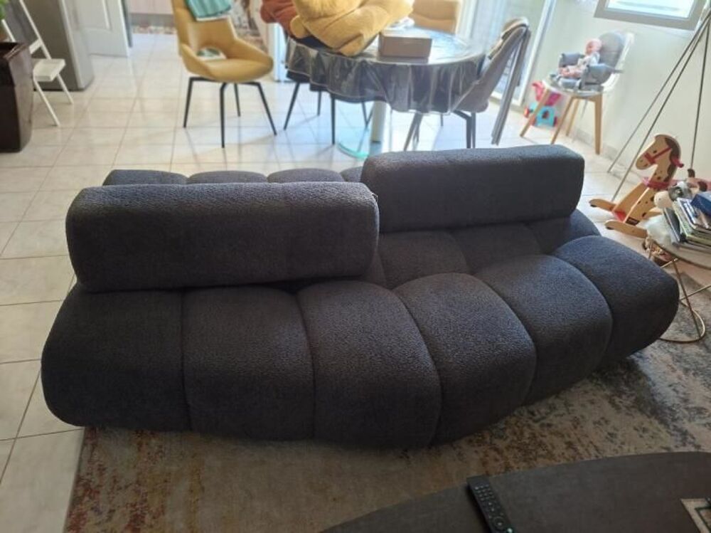 Magnifique canap&eacute; de la maison XXL en parfait &eacute;tat Meubles