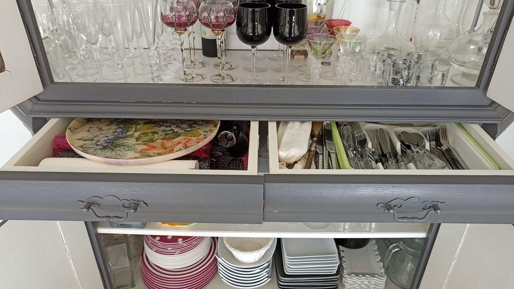 Meuble vaisselier en ch&ecirc;ne Meubles