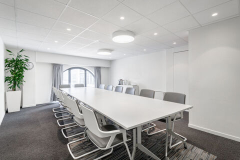 R&eacute;servez un espace de bureau ouvert pour les entreprises de toutes tailles &agrave; Le Mans Gare SNCF Regus Express Express 4047 72000 Le mans