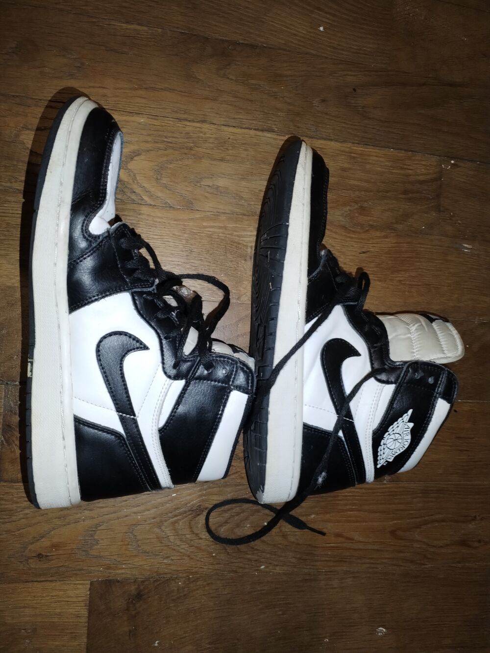 Basket NIKE AIR JORDAN 1 MID (taille 40) Chaussures