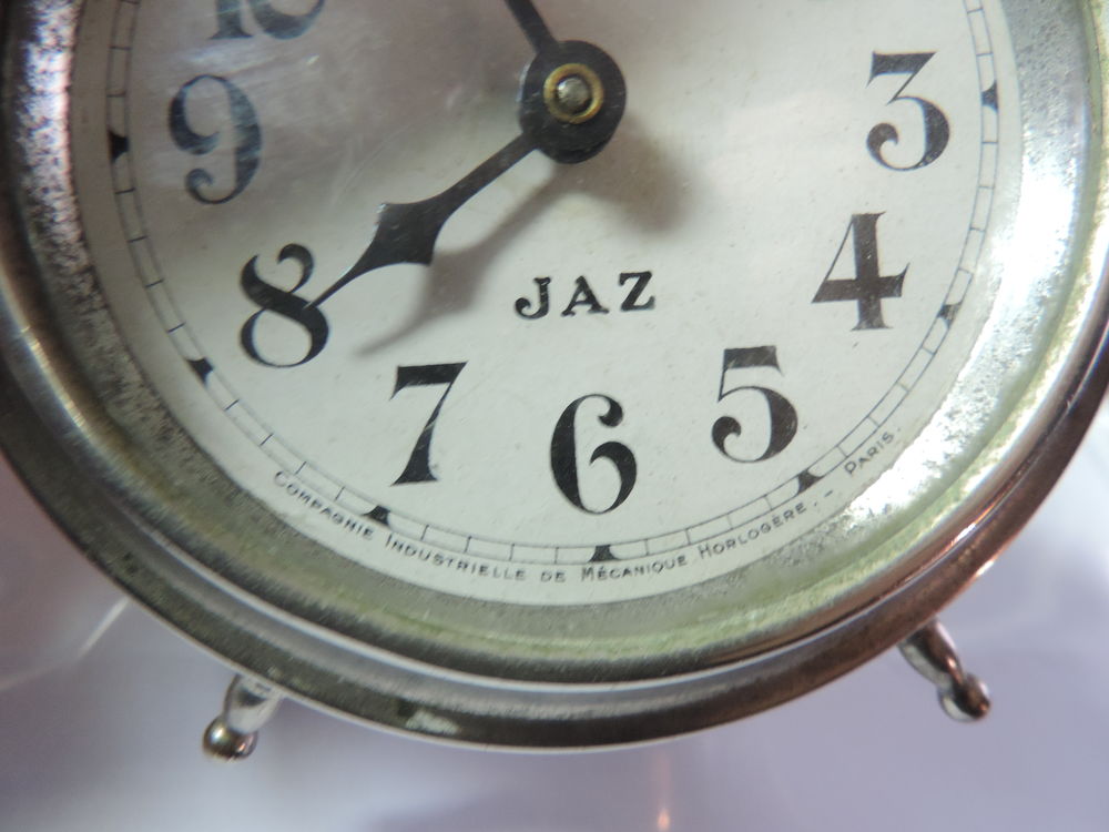 REVEIL ANCIEN - MARQUE JAZ - Ann&eacute;es 1920/1930. 