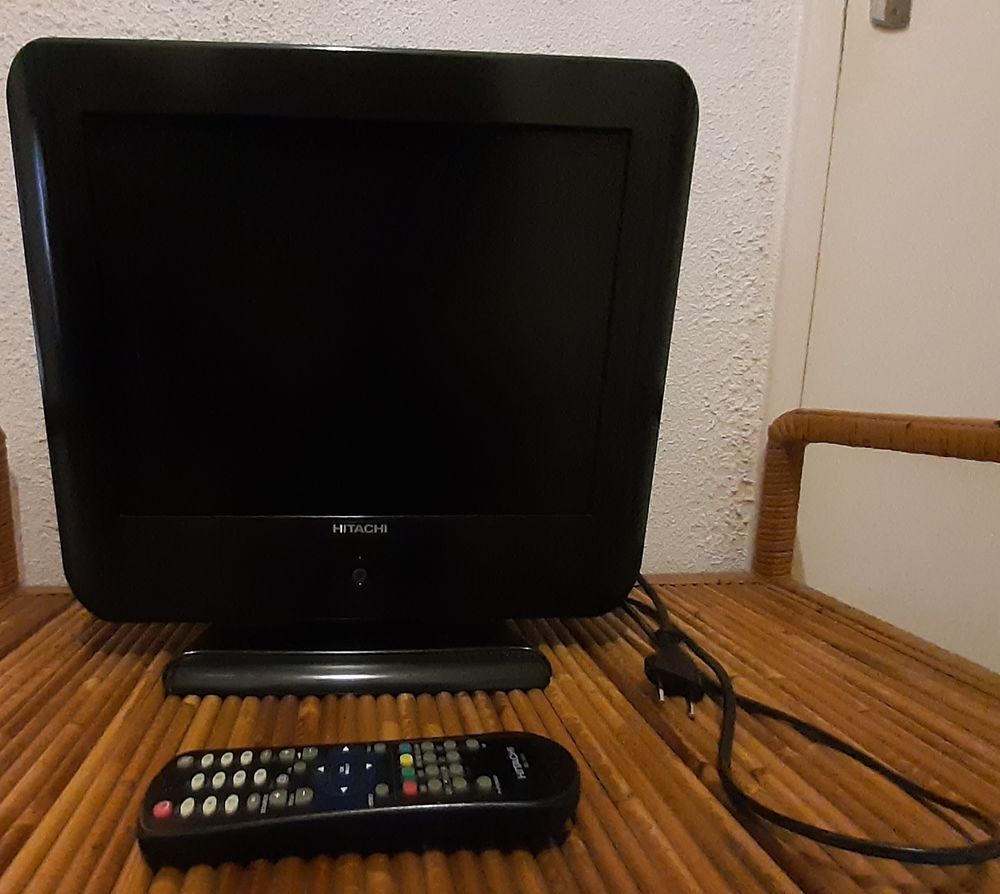 Petite t&eacute;l&eacute; d'appoint 36cm. Photos/Video/TV