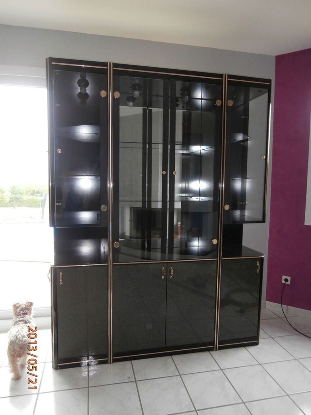 meuble vitrine contemporain avec luminaire interieur Meubles