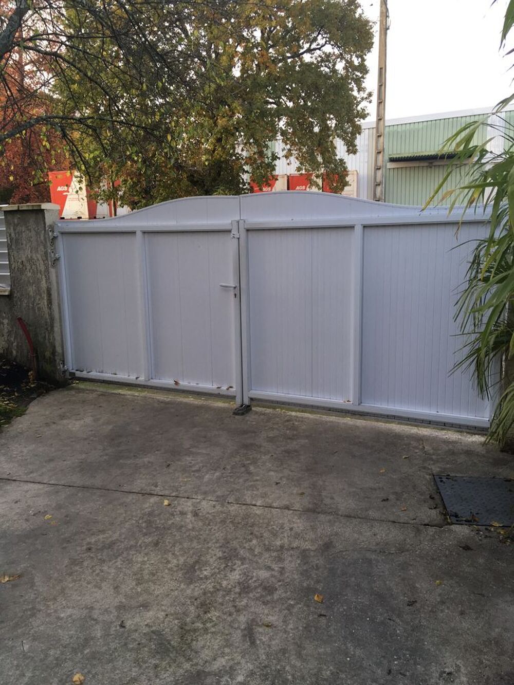 Portail &agrave; 2 ventaux en PVC laqu&eacute; blanc Bricolage