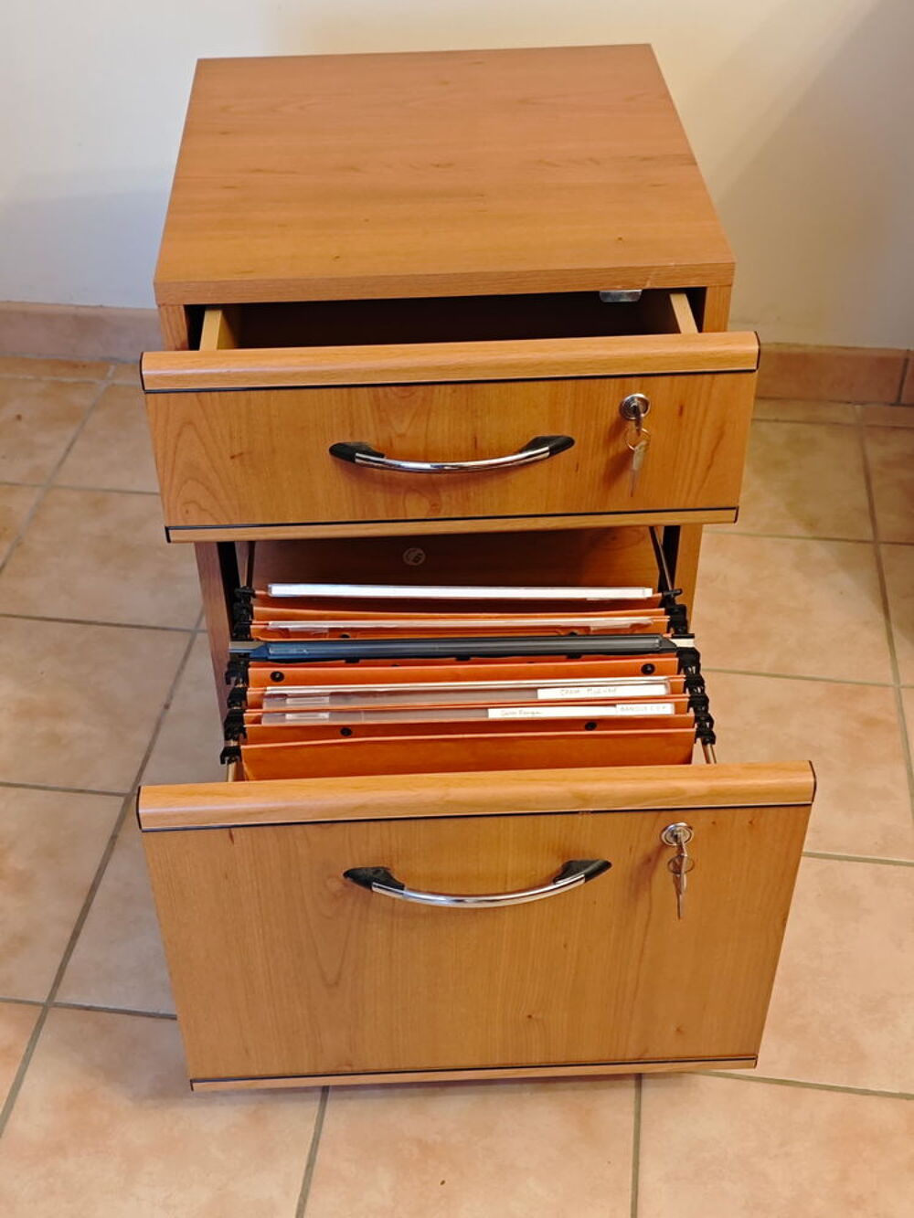 Mobilier informatique ou pour petite entreprise ou &eacute;tudiant Meubles