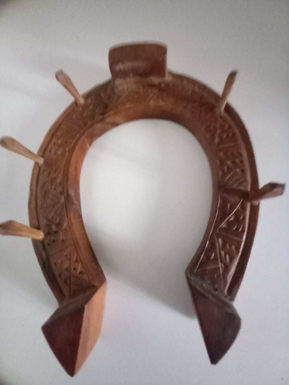 Fer &agrave; cheval en bois vintage pour d&eacute;co Décoration
