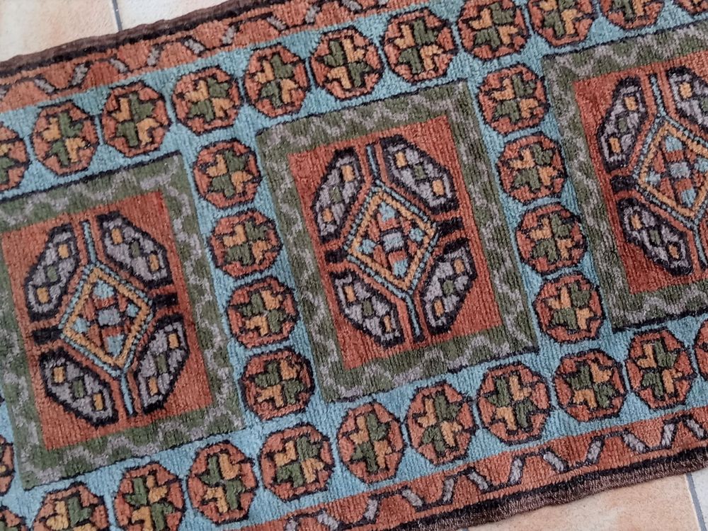 Tapis ancien kurde, r&eacute;gion Kars,
108 cm x 53 cm Décoration