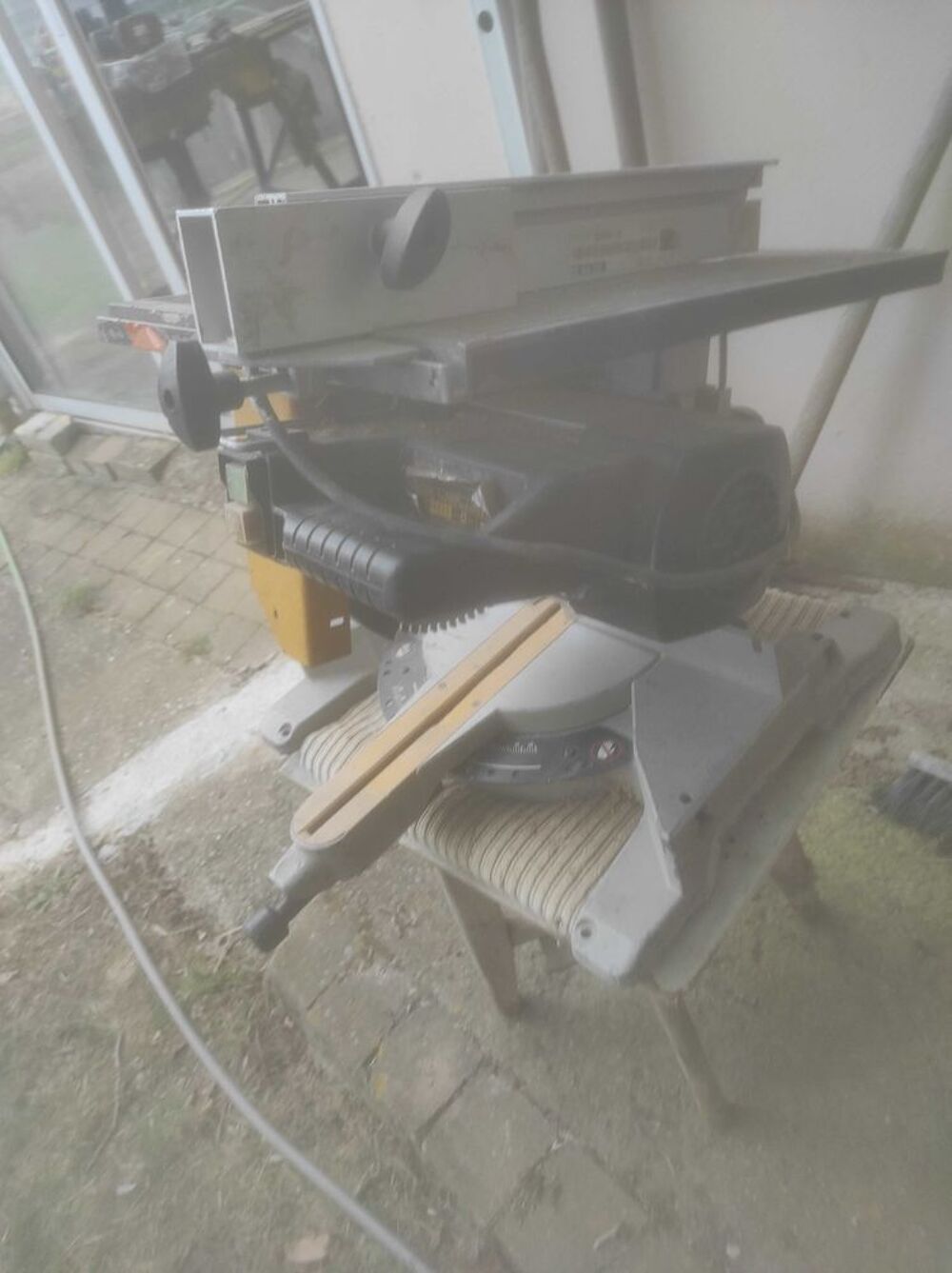 scie &agrave; onglet Bricolage