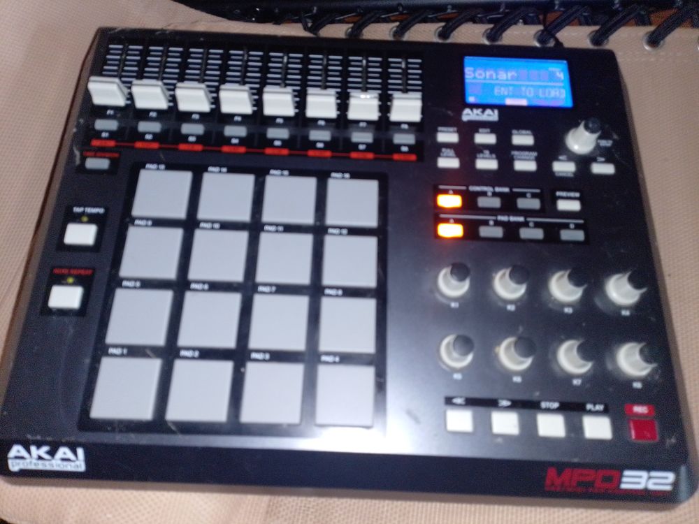 AKAI professionnel MPD 32 Audio et hifi