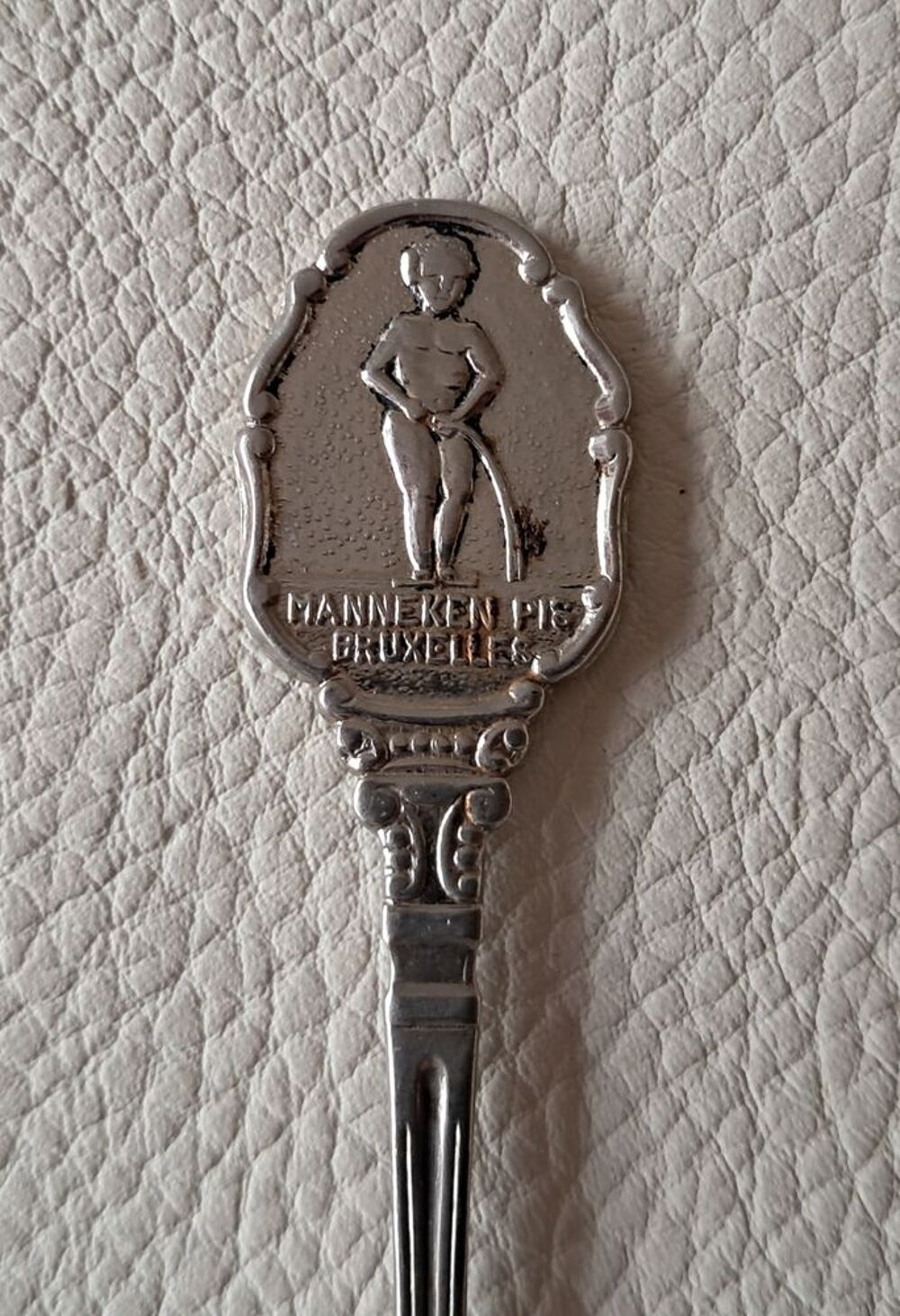 cuill&egrave;re &agrave; caf&eacute; souvenir manneken pis Bruxelles 