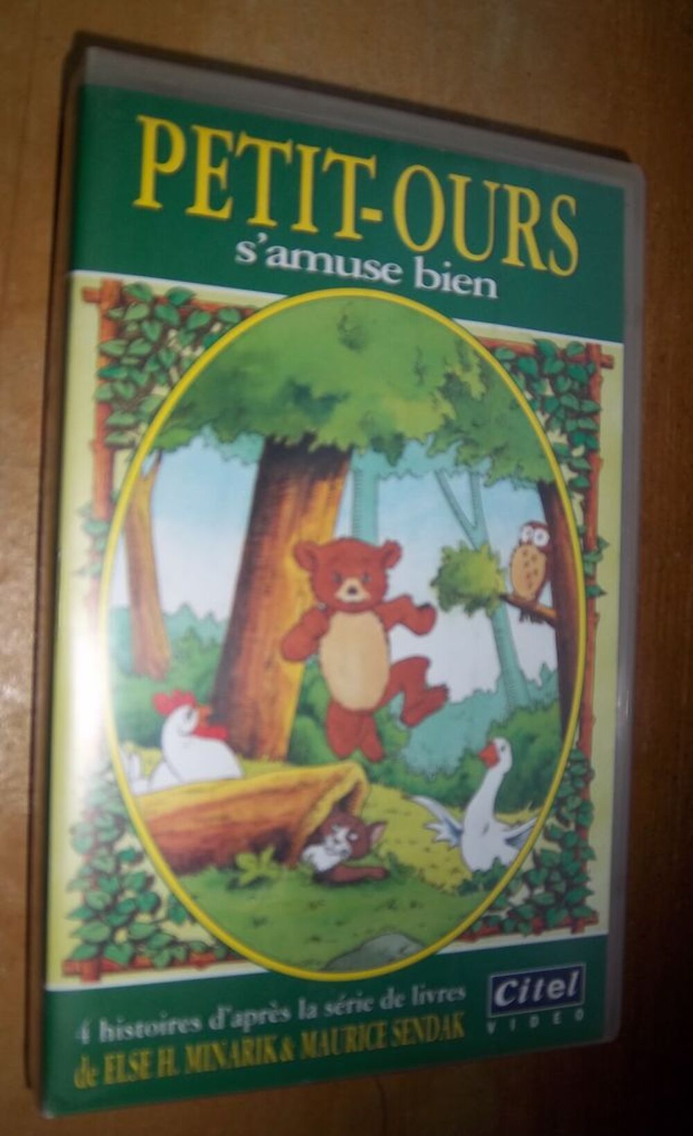 Cassette vhs Petit Ours s'amuse bien DVD et blu-ray