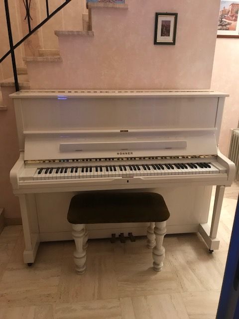 PIANO DROIT HOHNER LAQUE BLANC 950 Noisy-le-Grand (93)