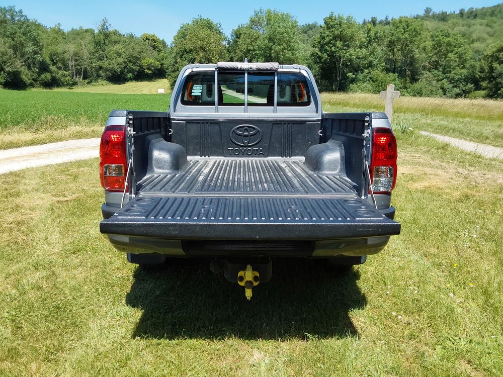 Hilux HILUX X-TRA CAB 4WD 2.4L 150 D-4D LECAP 2022 occasion 38080 Saint-Marcel-Bel-Accueil