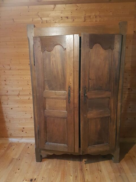 armoire ancienne caisse refaite avec portes anciennes  200 Le Chambon-sur-Lignon (43)