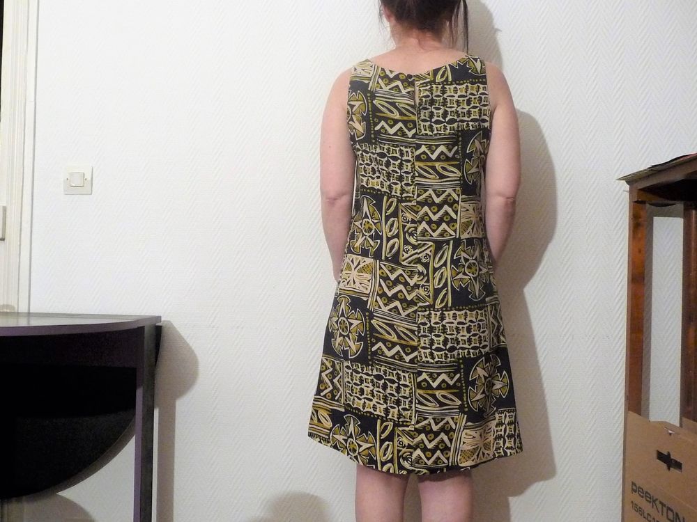 Robe Cintr&eacute;e Mi Longue 100% Viscose Bleu Marine Beige- Canda Vêtements