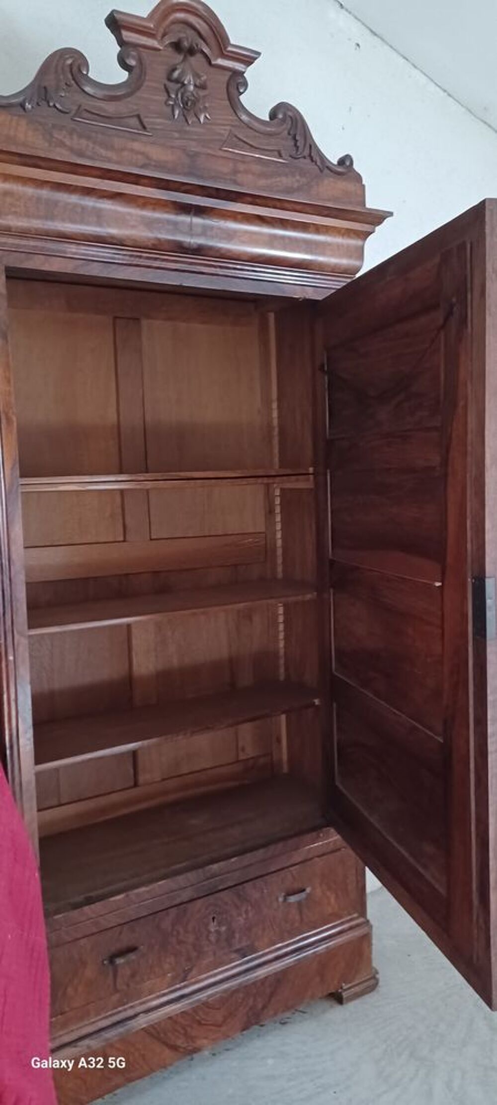 Ancien meuble en bois massif Meubles