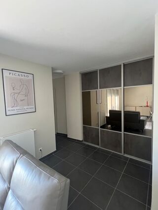  Appartement à louer 2 pièces 50 m² Ferney-voltaire