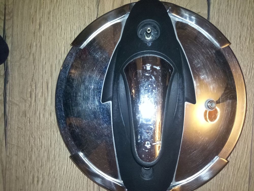 Lot entier de differentes pi&egrave;ces cocotte minute sitram 8 l, Electroménager