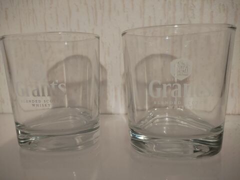 L. B. C. (19) - 2 verres � whisky Grant'S 1 Paris 13 (75)