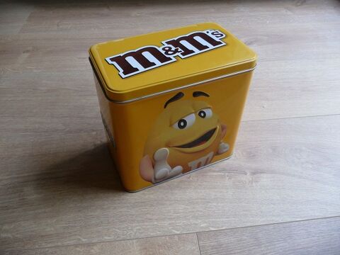 Boite Collector M&M's en m�tal contenance 1 kg 10 Celles-sur-Belle (79)