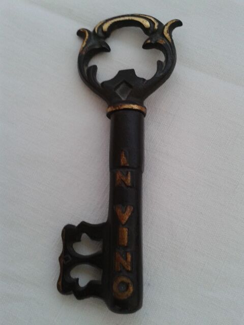 Tire bouchon en bronze en forme de clef 28 Dijon (21)