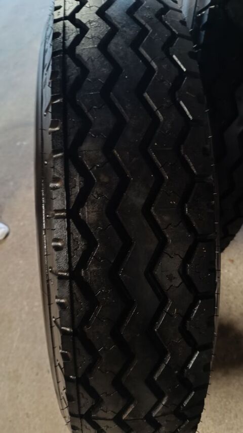 Pneus Michelin 10 R -22,5 100 Mordelles (35)