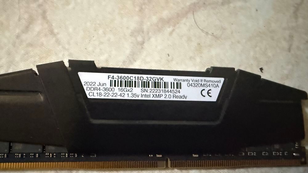 RAME M&Eacute;MOIRE PC CORSAIRE DDR4 16go 2133 Matériel informatique