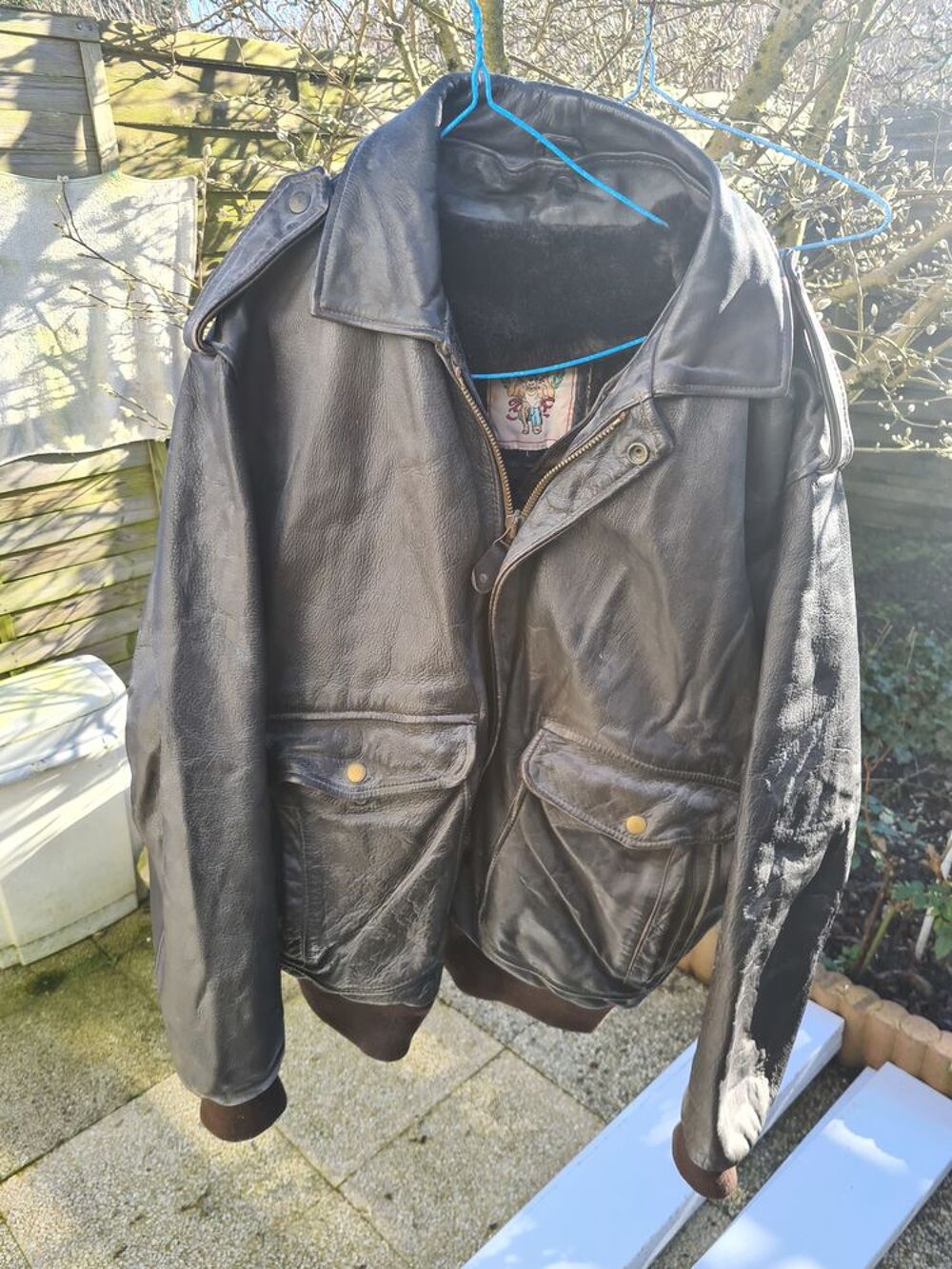 Blouson en cuir v&eacute;ritable + doublure - Qui date Vêtements