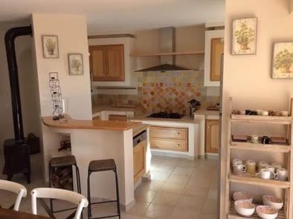   VILLA AVEC PISCINE ET VUE SUR LA MER 
SPACIEUSE  Provence-Alpes-Côte d'Azur, Le Lavandou (83980)