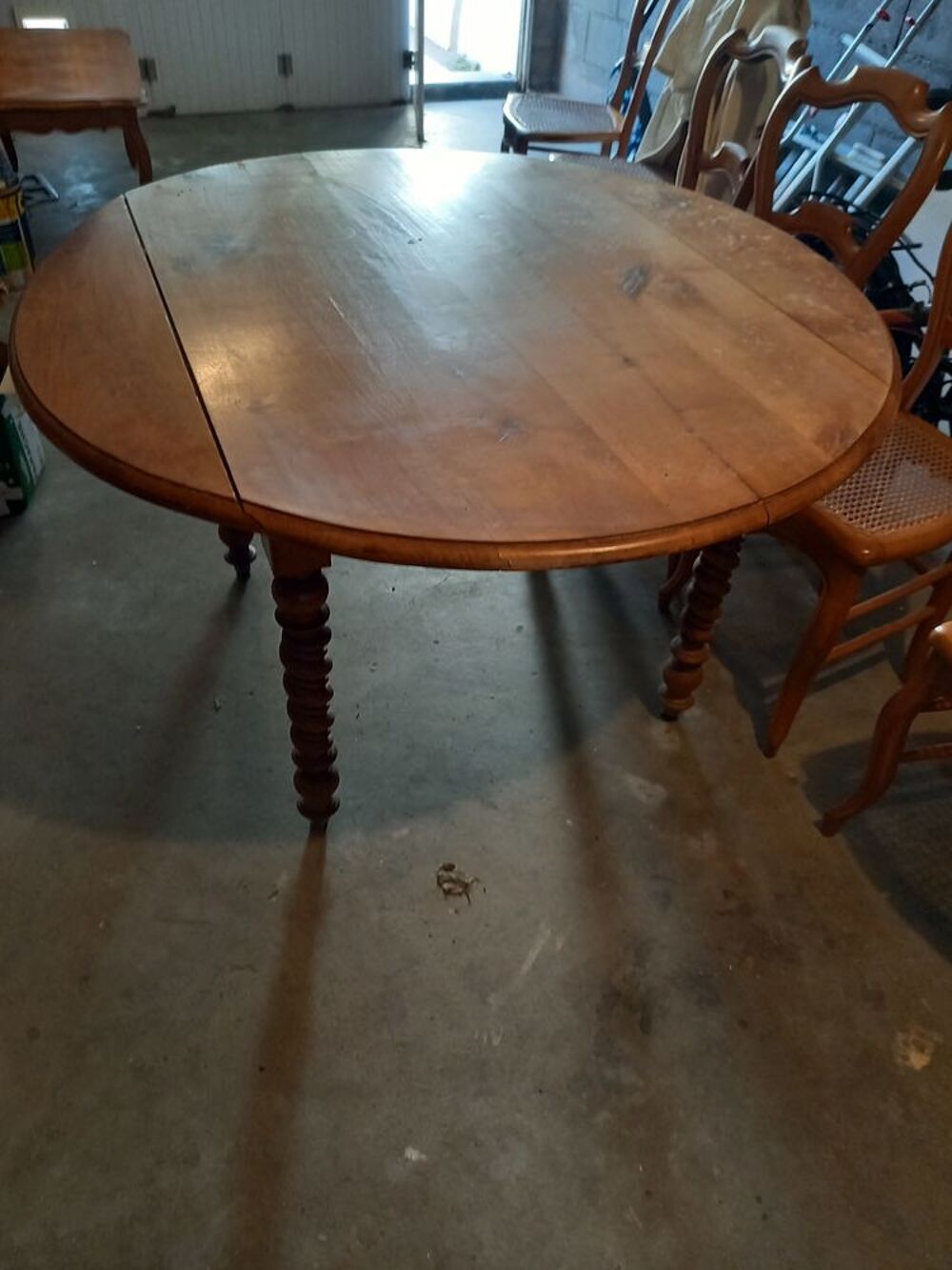 Table et chaises merisier Meubles