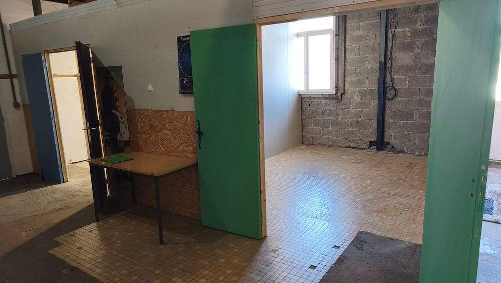   BOX DE STOCAGE  GARDE MEUBLE 