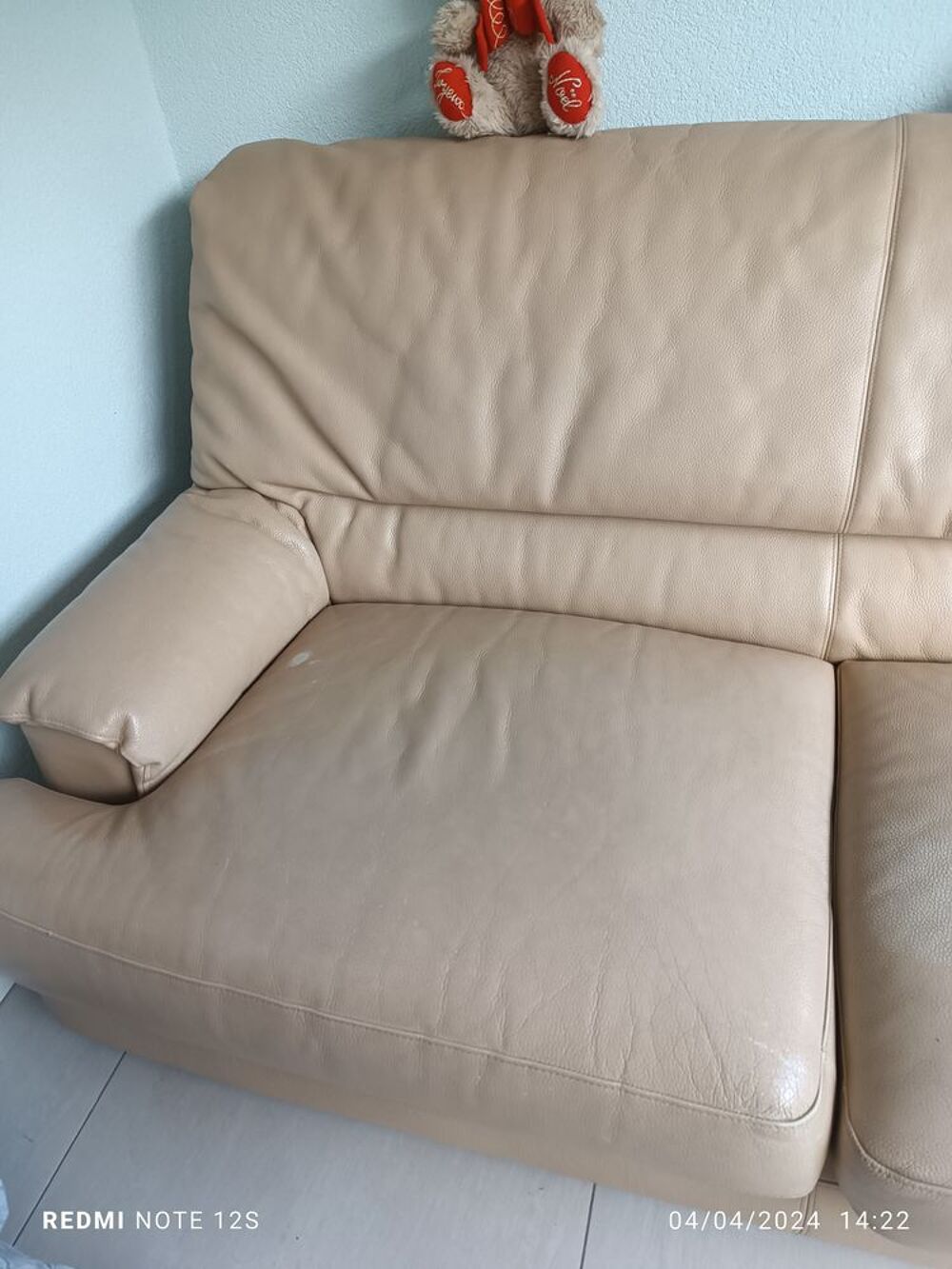 Canap&eacute; en cuir en bonne &eacute;tat Meubles