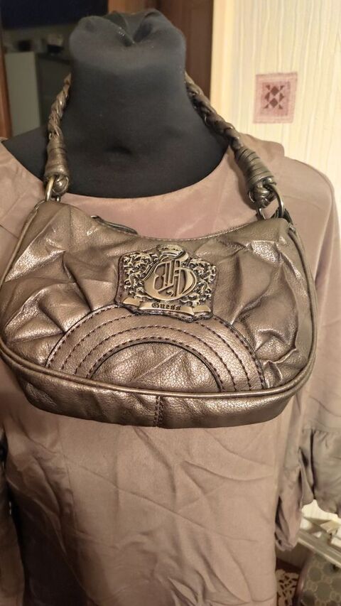 Petit sac vintage Guess mordor� cuir vegan froiss� d'origine 60 Verneuil-sur-Seine (78)