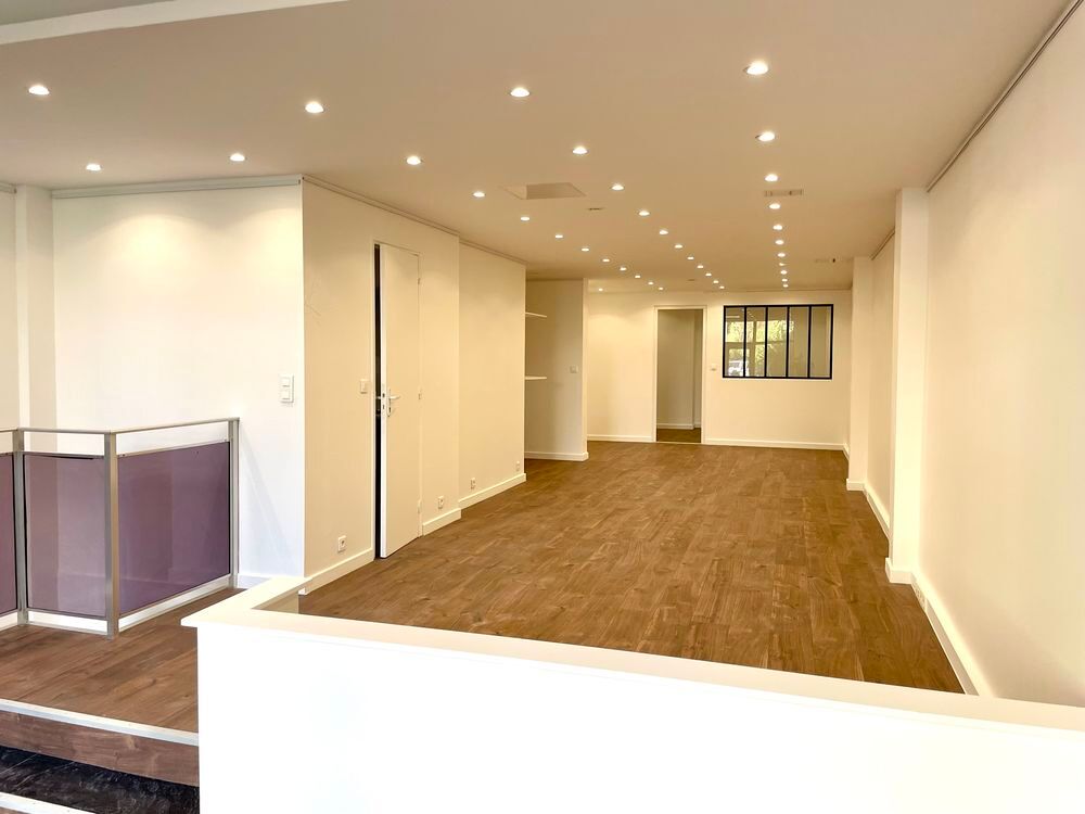   Local commercial 110 m² - Paris 75015 Vaugirard - Commerce Paris 15