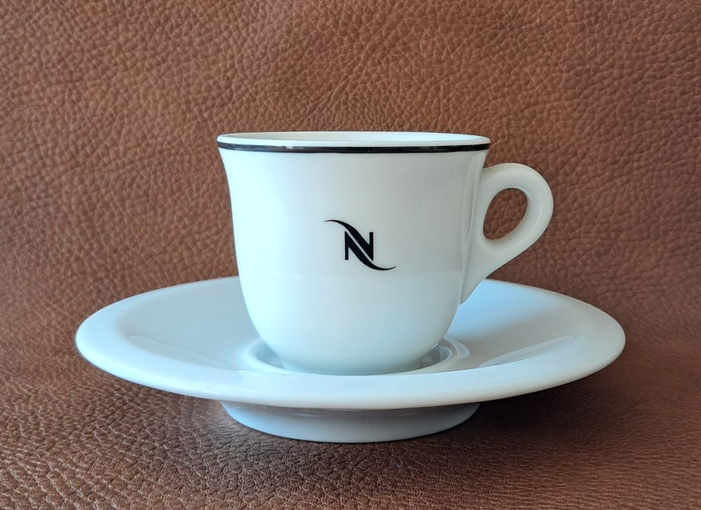 tasses et soucoupes &agrave; caf&eacute; et capuccino marque nespresso Cuisine