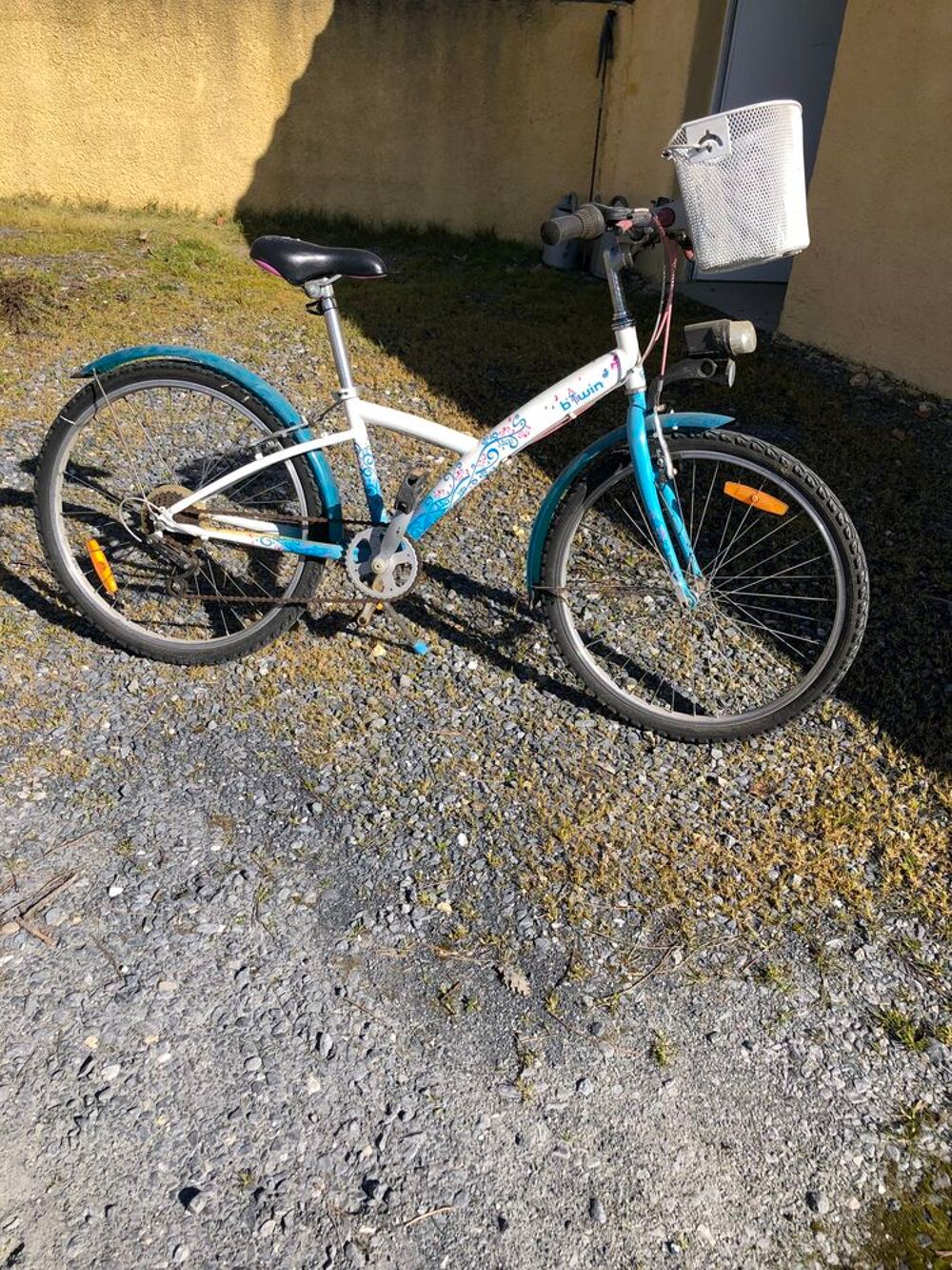 V&eacute;lo b'twin fille 10/12 ans en bon &eacute;tat &agrave; 60 euros Vélos