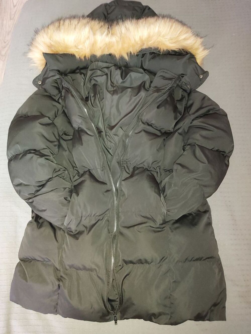 TR&Egrave;S BELLE DOUDOUNE NOIRE Vêtements