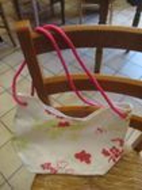Sac plastifié fleuri bandoulière 0 Mérignies (59)