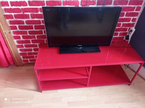 Meuble t�l� en verre rouge 35 Bron (69)