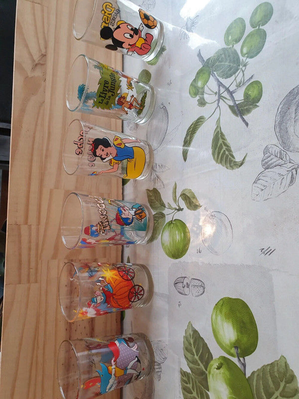 lot de 6 verres vintage 
made in france 
Conte disney 
Décoration