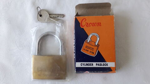 Cadenas CROWN
15 Salon-de-Provence (13)