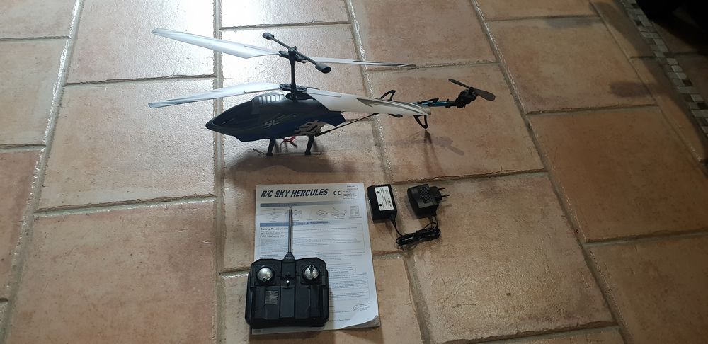 H&eacute;licopt&egrave;re t&eacute;l&eacute;guid&eacute; 70cm Jeux / jouets