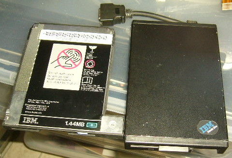 Mat�riel informatique: lecteurs internes 3,5 divers pc porta 10 Versailles (78)