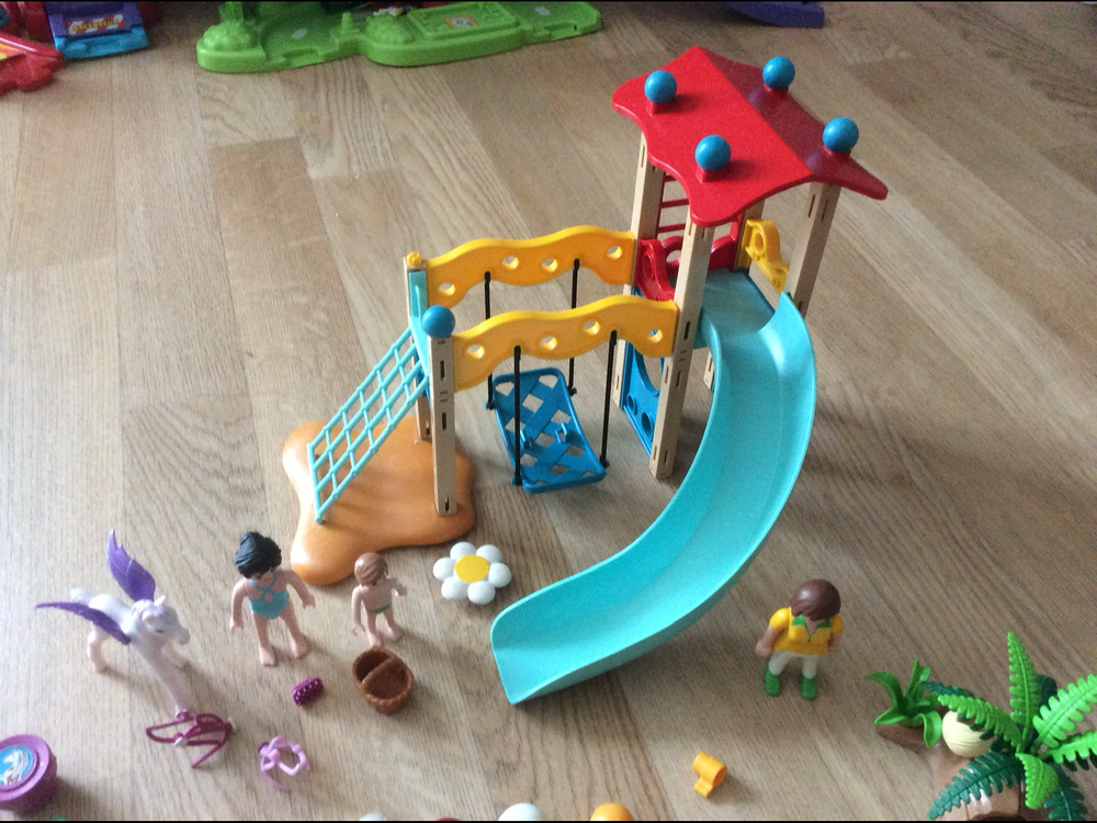 Lot de Playmobil : parc, personnnages, cheval et divers acce Jeux / jouets