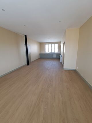  Appartement à louer 3 pièces 80 m²