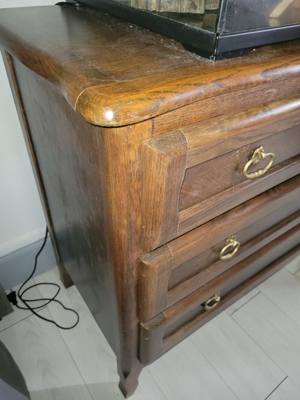 Meuble en v&eacute;ritable ch&ecirc;ne Meubles