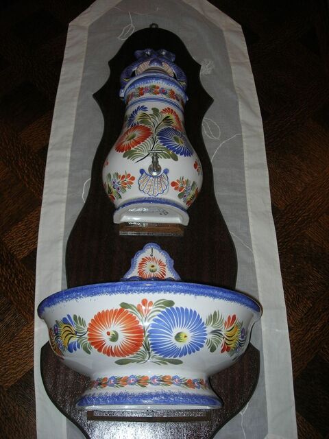 FONTAINE FAIENCE DE QUIMPER 90 Beaujeu-Saint-Vallier-Pierrejux-et-Quitteur (70)