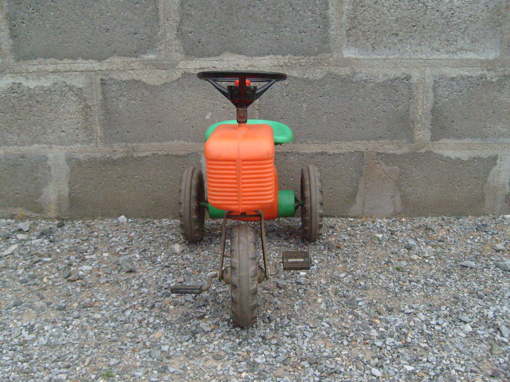 Tracteur enfant ancien Jeux / jouets